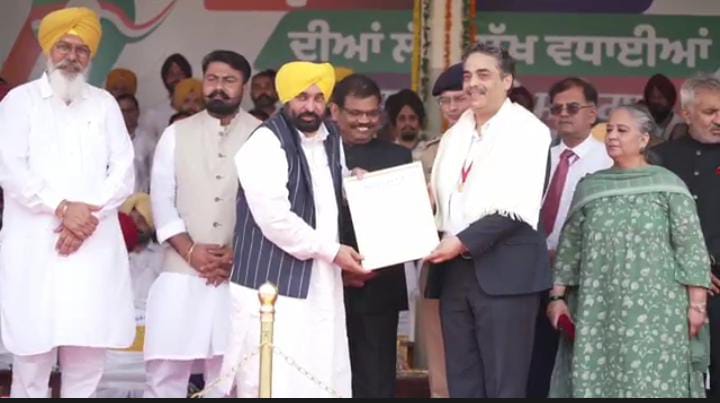 Dr. Hitender Suri Honoured with Punjab State Award 2025 by Chief Minister Bhagwant Mann